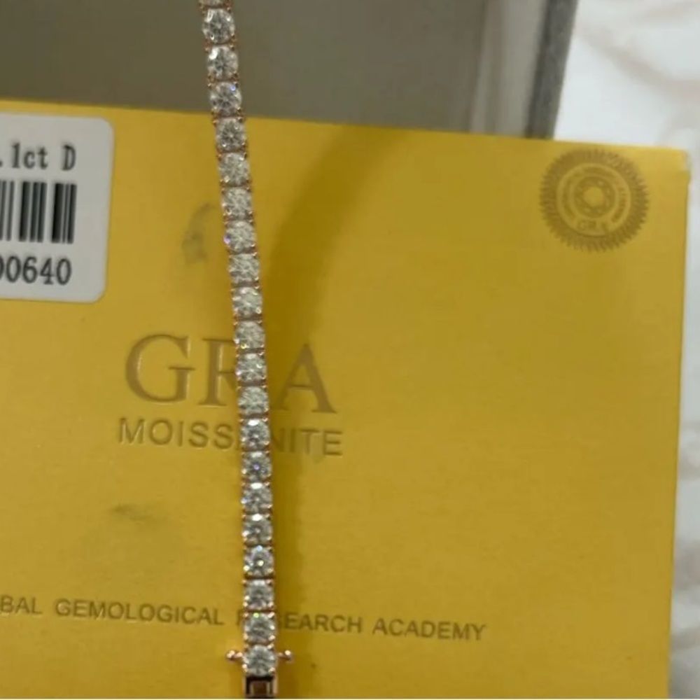 Round brilliant 3 mm tennis bracelet for women’s is dazzling sparkling stones - Picture 6 of 9